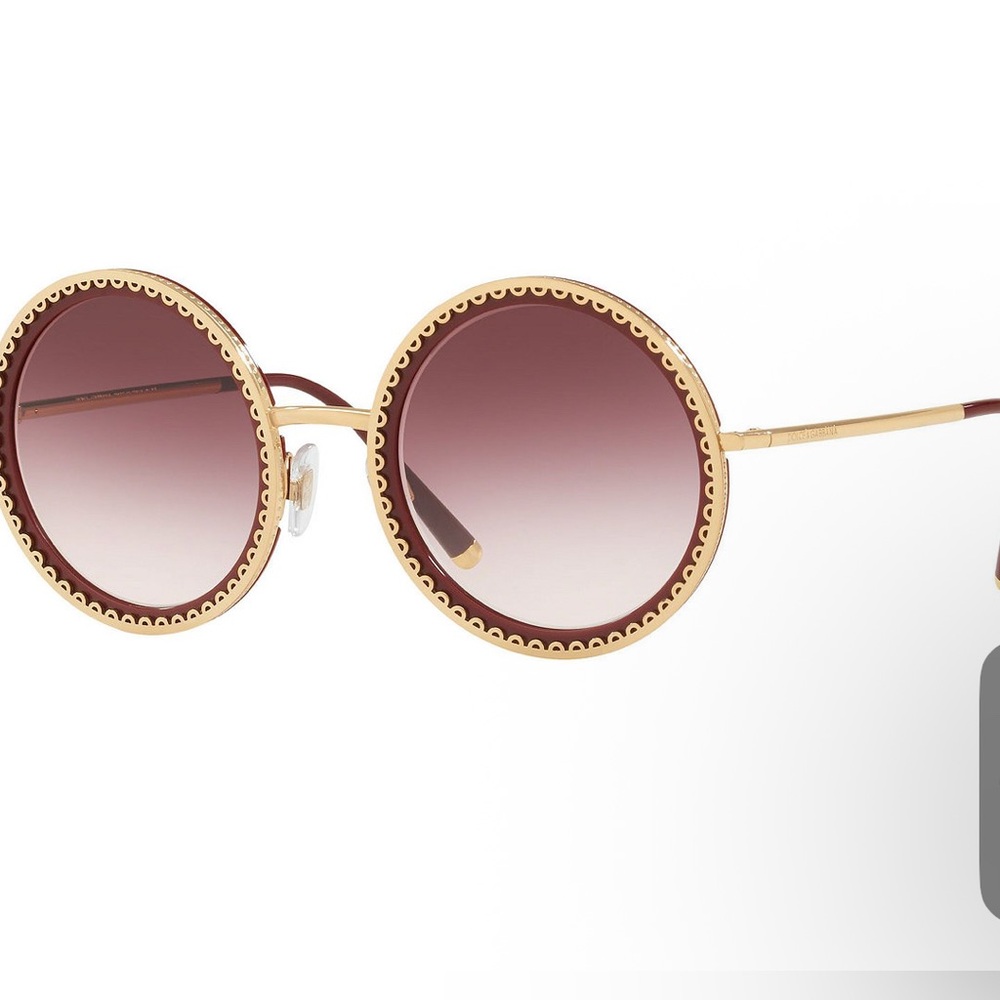 Dolce&Gabbana Sunglasses DG221 53

Elegant Gold and red Round Sunglasses